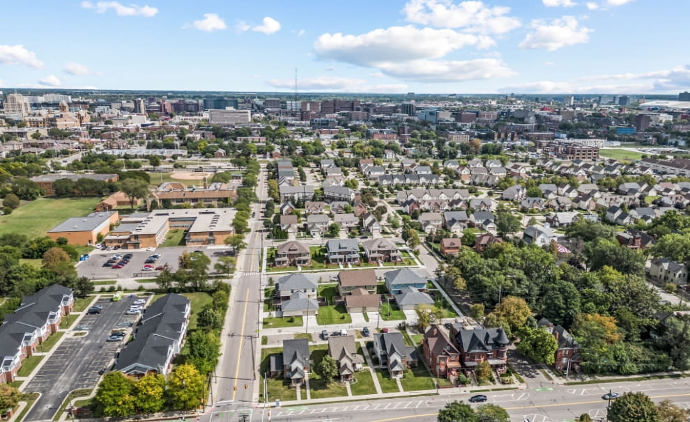 Contact Us to Tour Detroit's Top Luxury Condos | Woodbridge Crossing - loc-hop